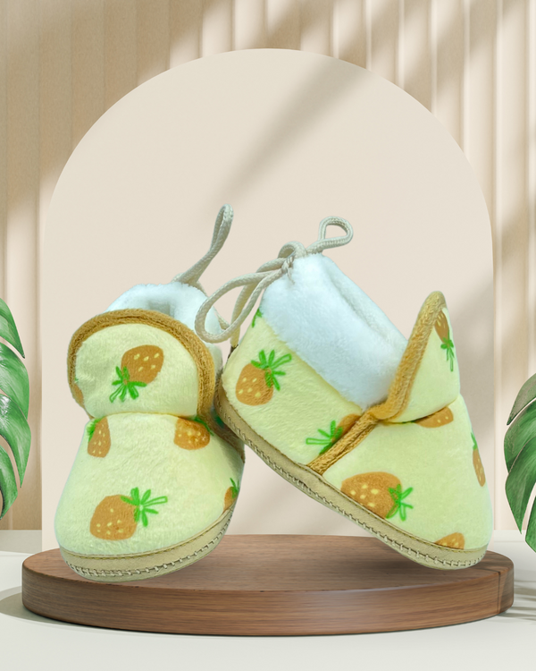 Goldie Straw Baby Shoes / Booties