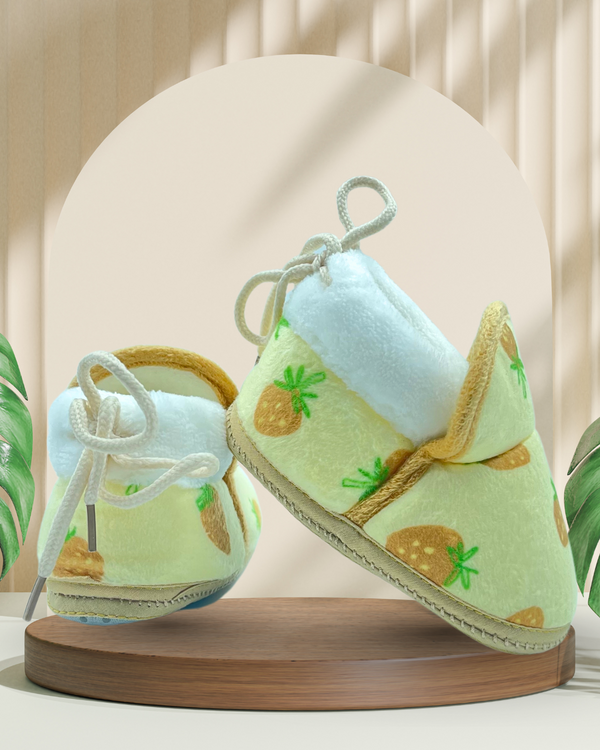 Goldie Straw Baby Shoes / Booties